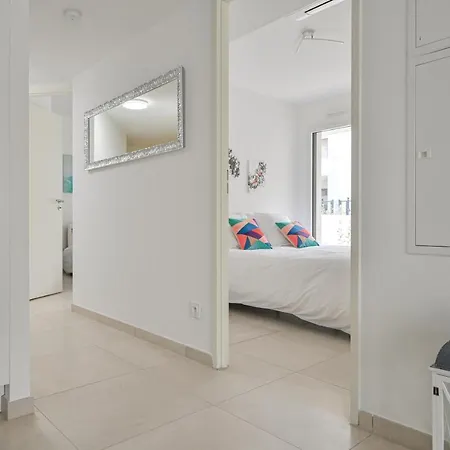 T4 Neuf - Jardin-terrasse Et Piscine – Accès Direct Plages Et Centre Village – App C 12 *