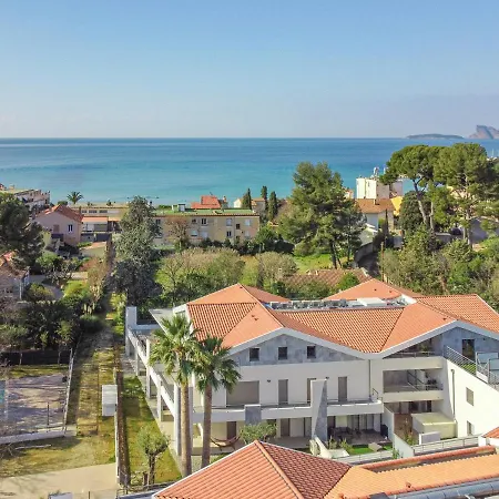 شقة T4 Neuf - Jardin-terrasse Et Piscine - Acces Direct Plages Et Centre Village - App C 12 سا سيرْ سور مير