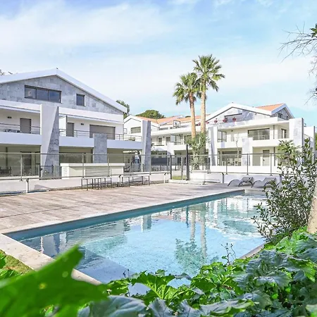 T4 Neuf - Jardin-terrasse Et Piscine - Acces Direct Plages Et Centre Village - App C 12 *